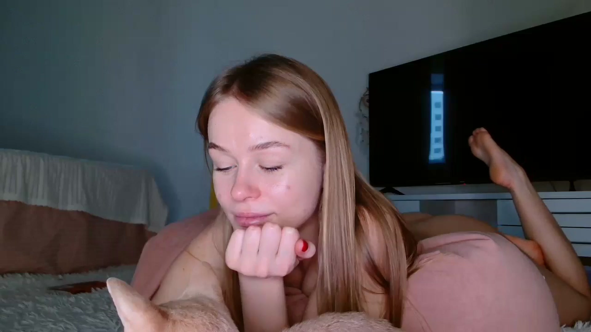 Gallery image thumbnail from Blondino4ka07's myfreecams stream on, 12/04/2025, 06:51 image 2 of 20