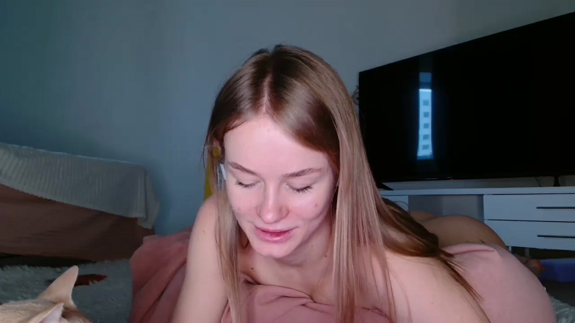 Gallery image thumbnail from Blondino4ka07's myfreecams stream on, 12/04/2025, 06:51 image 10 of 20