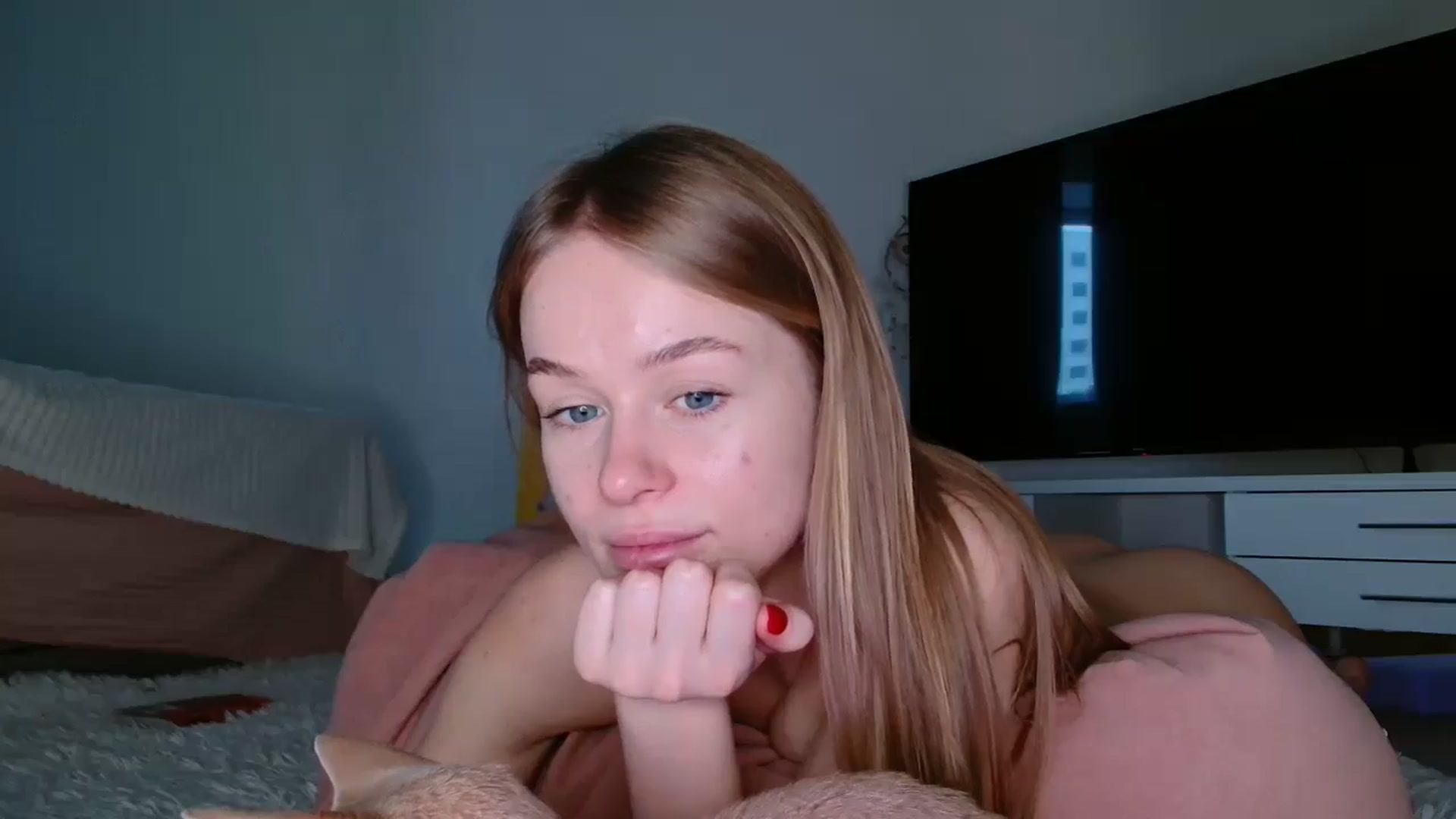Gallery image thumbnail from Blondino4ka07's myfreecams stream on, 12/04/2025, 06:51 image 6 of 20