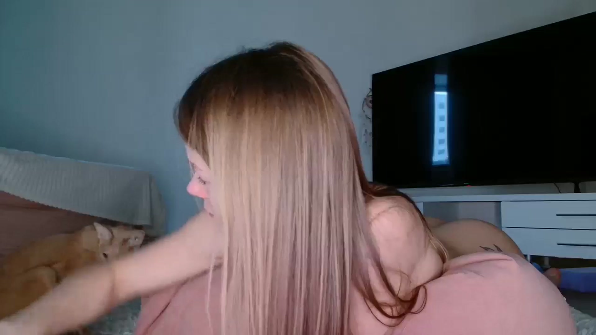 Gallery image thumbnail from Blondino4ka07's myfreecams stream on, 12/04/2025, 06:51 image 9 of 20