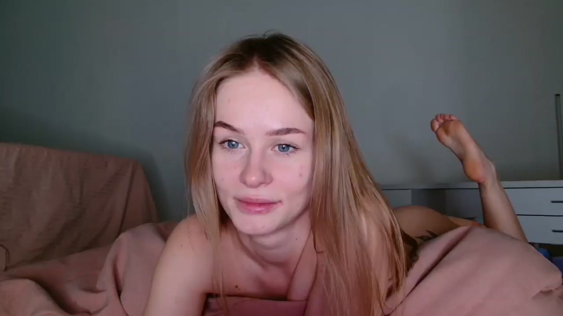 Gallery image thumbnail from Blondino4ka07's myfreecams stream on, 12/12/2025, 05:38 image 10 of 20