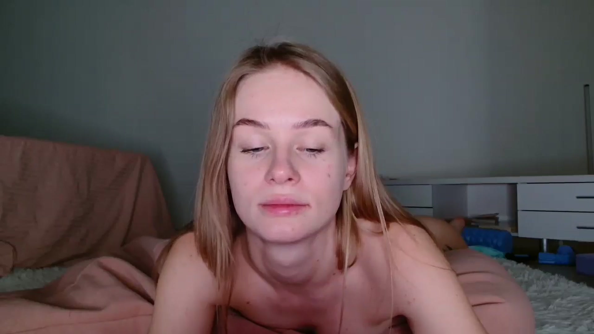 Gallery image thumbnail from Blondino4ka07's myfreecams stream on, 12/12/2025, 05:38 image 15 of 20