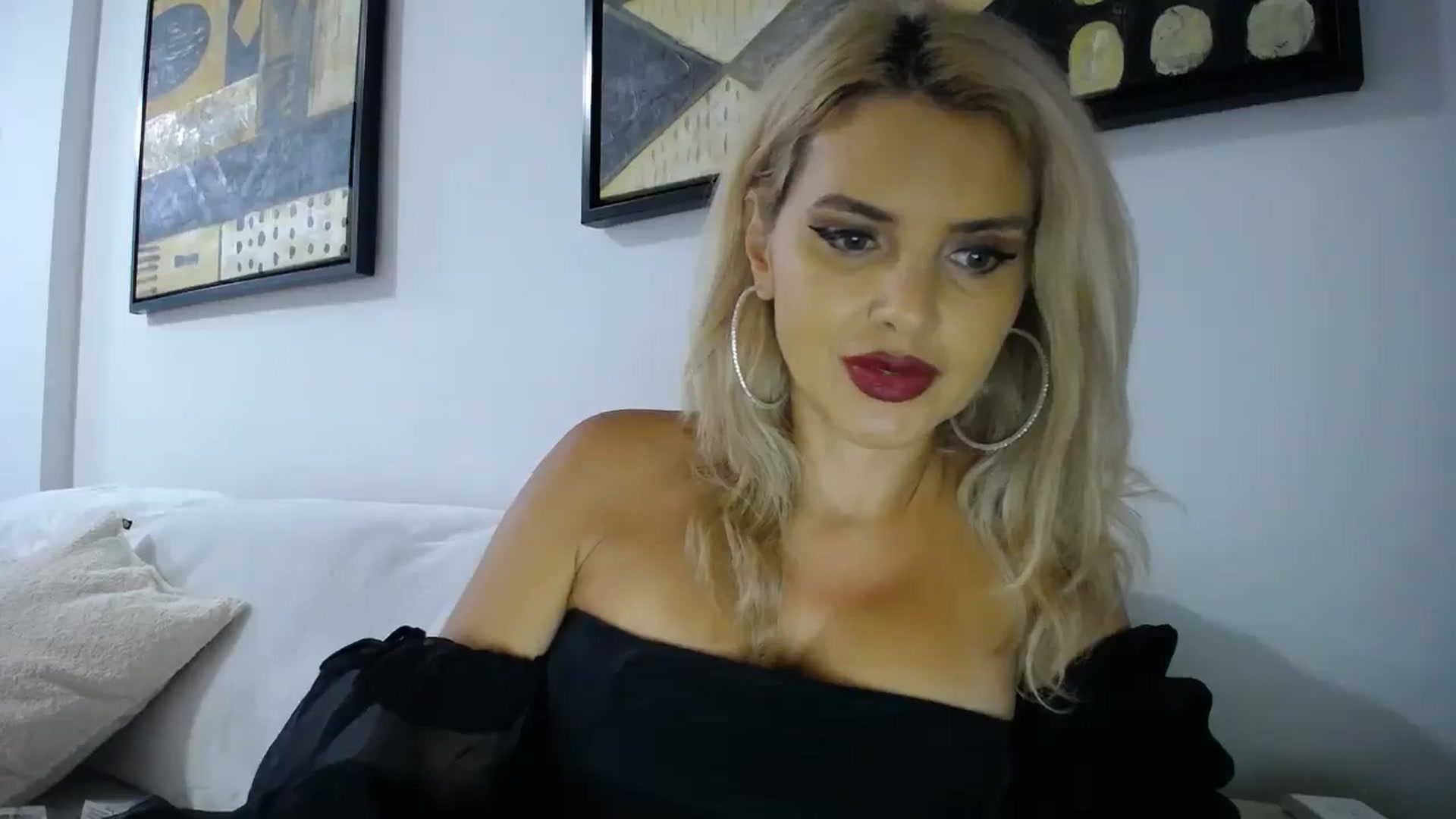 Gallery image thumbnail from Blondita's myfreecams stream on, 11/28/2025, 24:16 image 10 of 20