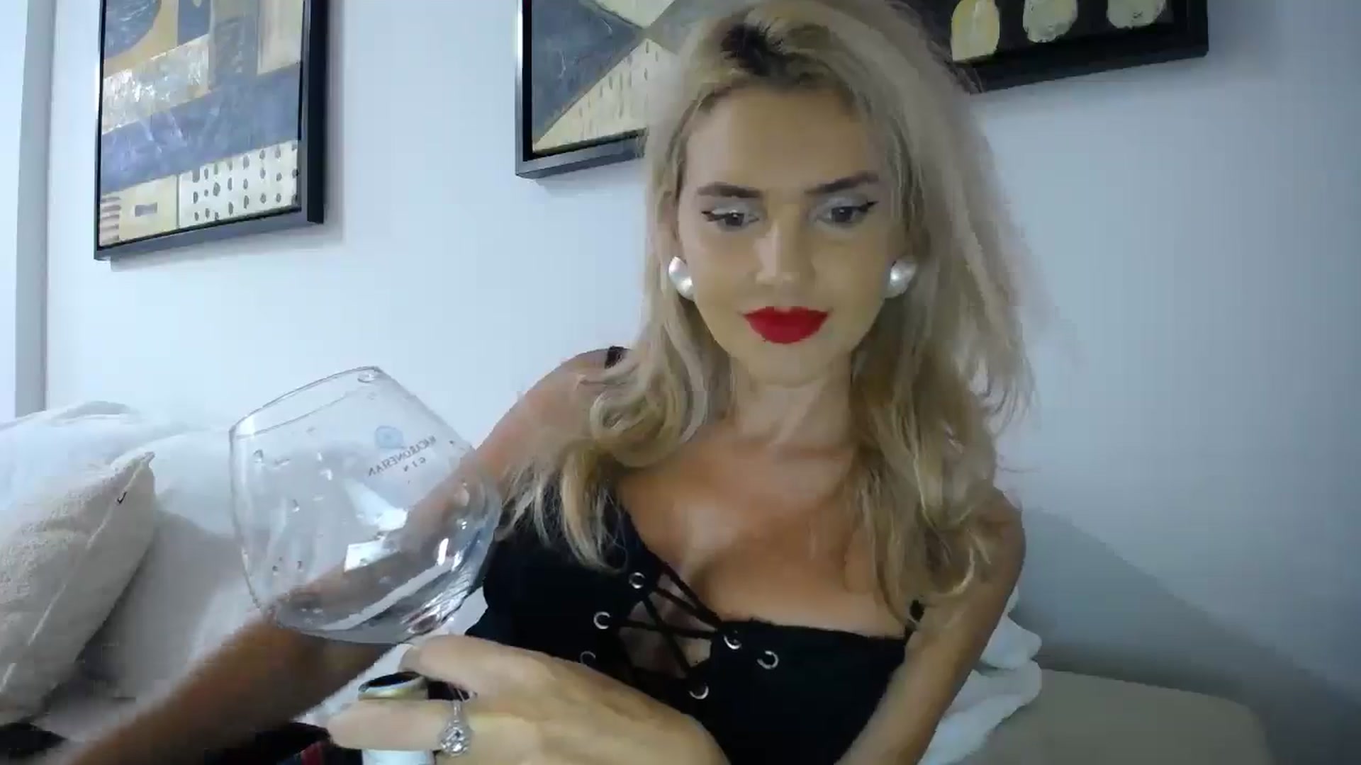 Gallery image thumbnail from Blondita's myfreecams stream on, 12/03/2025, 23:07 image 2 of 20