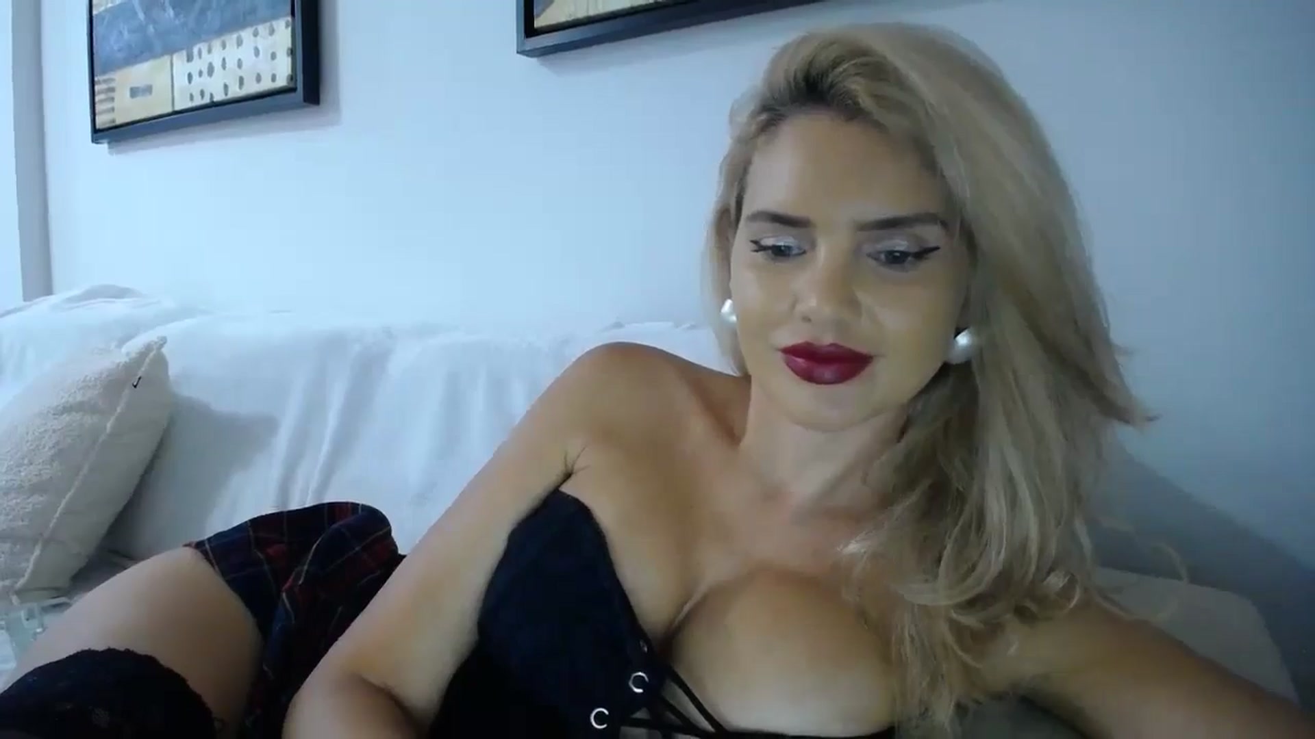 Gallery image thumbnail from Blondita's myfreecams stream on, 12/03/2025, 23:55 image 10 of 20