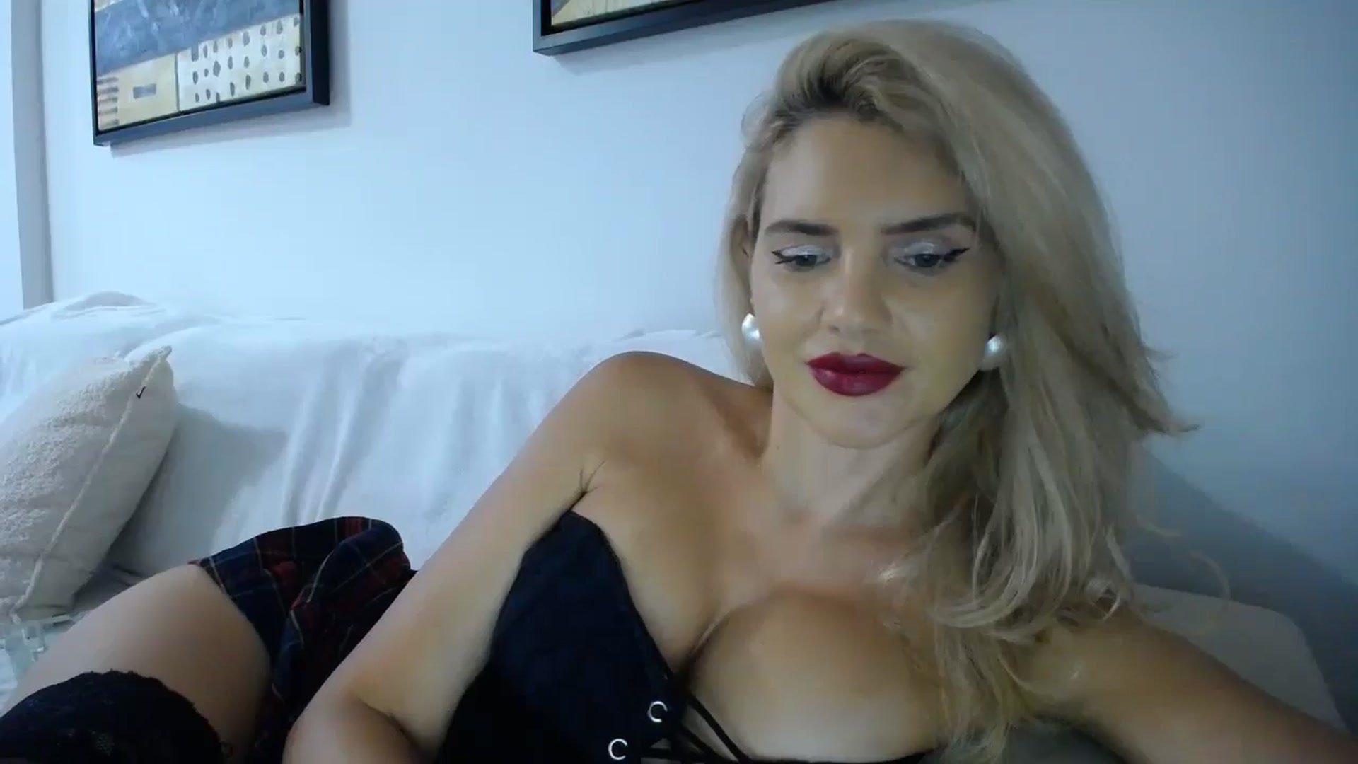 Gallery image thumbnail from Blondita's myfreecams stream on, 12/03/2025, 23:55 image 11 of 20