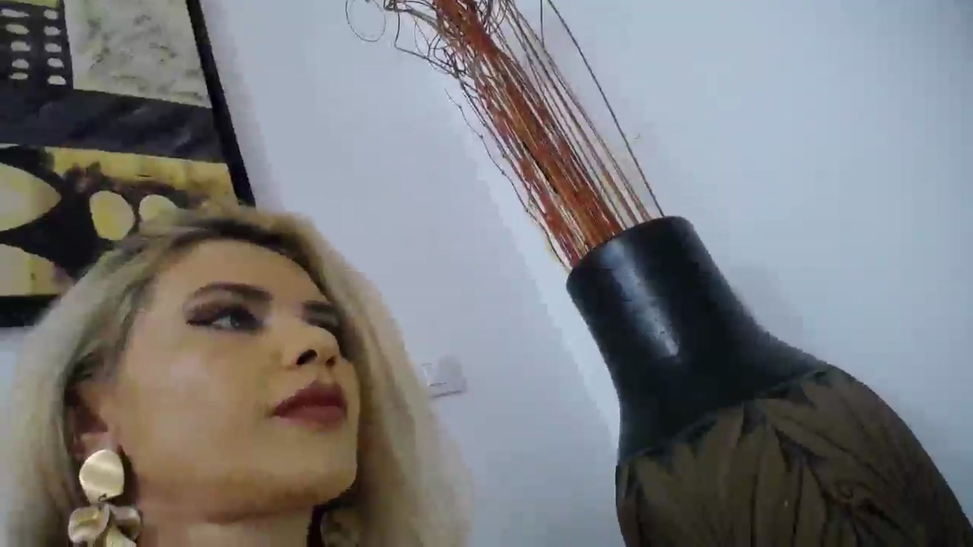 Gallery image thumbnail from Blondita's myfreecams stream on, 12/04/2025, 23:40 image 18 of 20