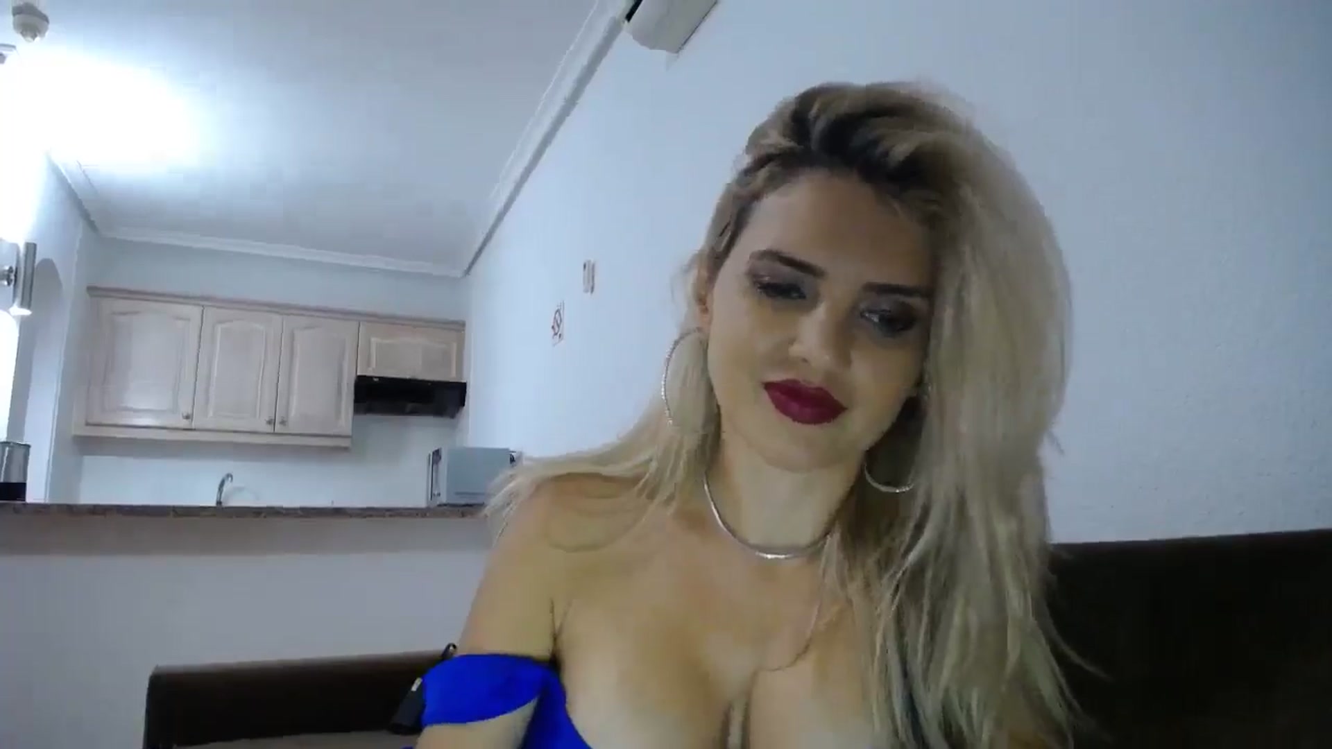 Gallery image thumbnail from Blondita's myfreecams stream on, 12/22/2025, 21:36 image 7 of 20