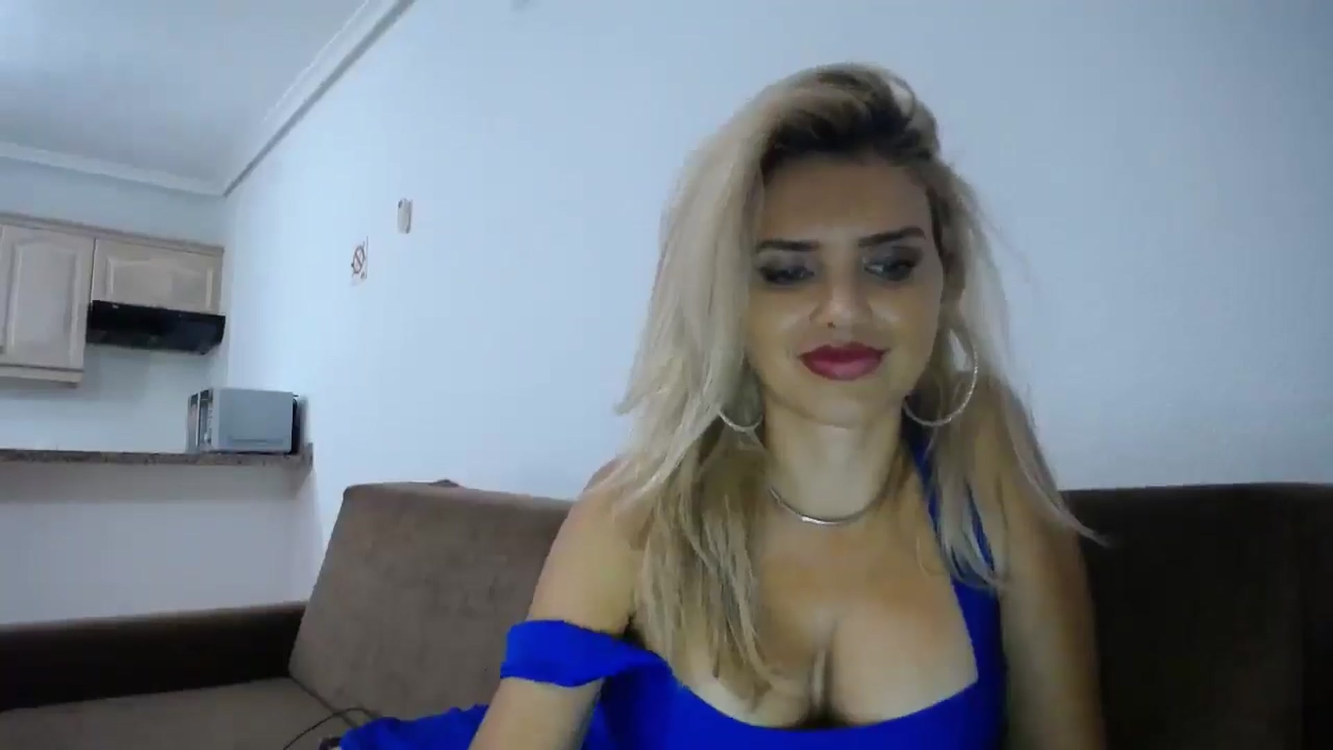 Gallery image thumbnail from Blondita's myfreecams stream on, 12/22/2025, 23:25 image 16 of 20