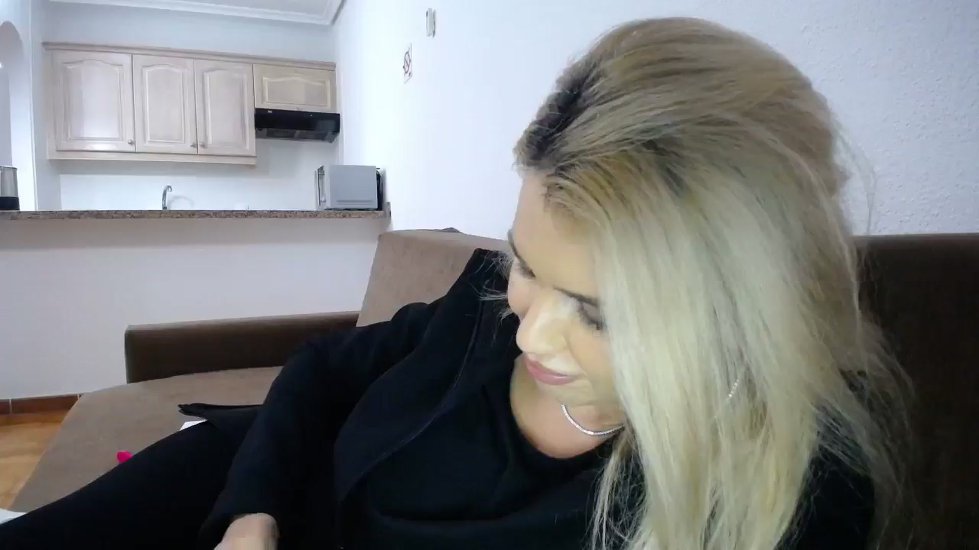 Gallery image thumbnail from Blondita's myfreecams stream on, 12/23/2025, 23:03 image 8 of 20