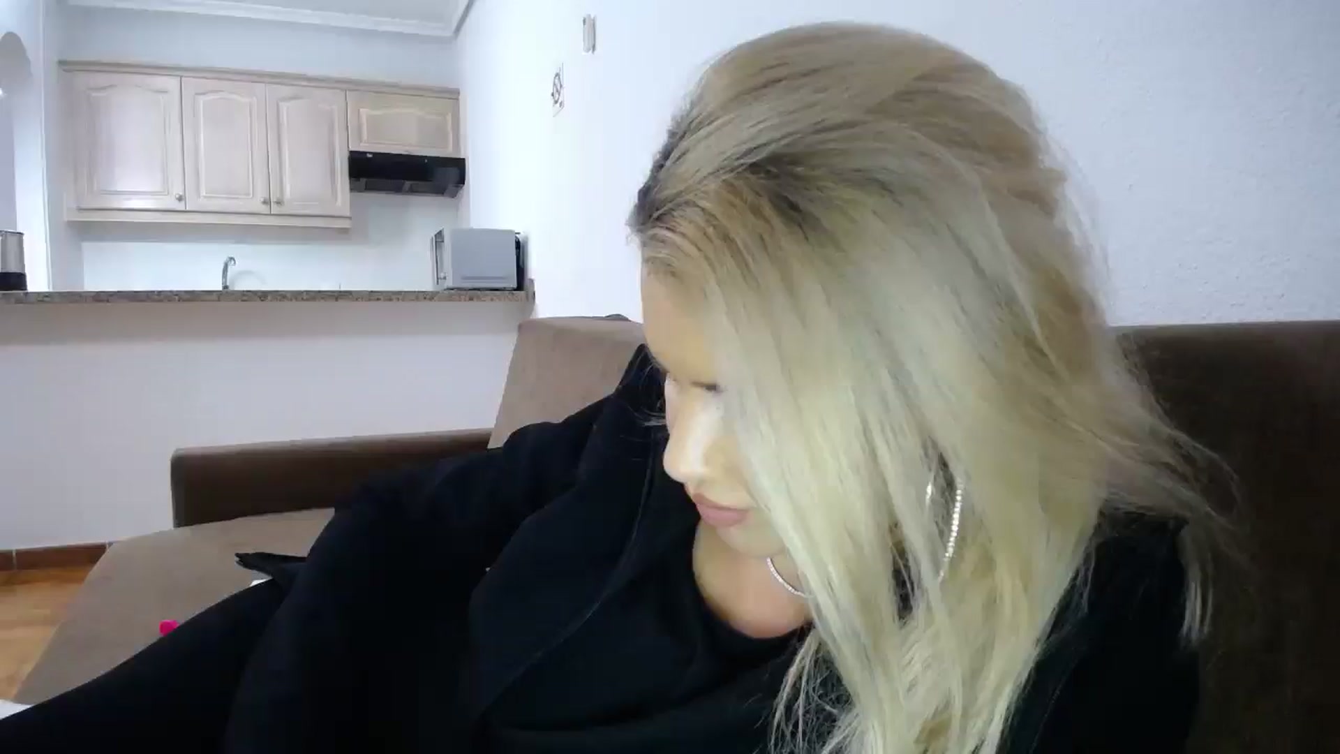 Gallery image thumbnail from Blondita's myfreecams stream on, 12/23/2025, 23:03 image 5 of 20