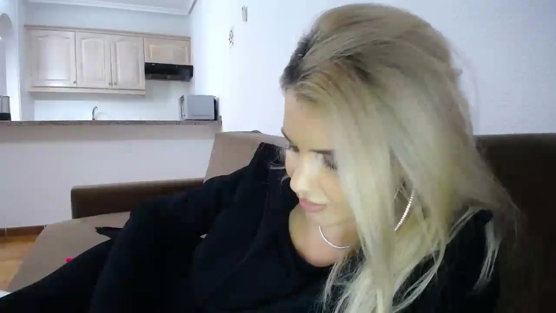Gallery image thumbnail from Blondita's myfreecams stream on, 12/23/2025, 23:03 image 1 of 20