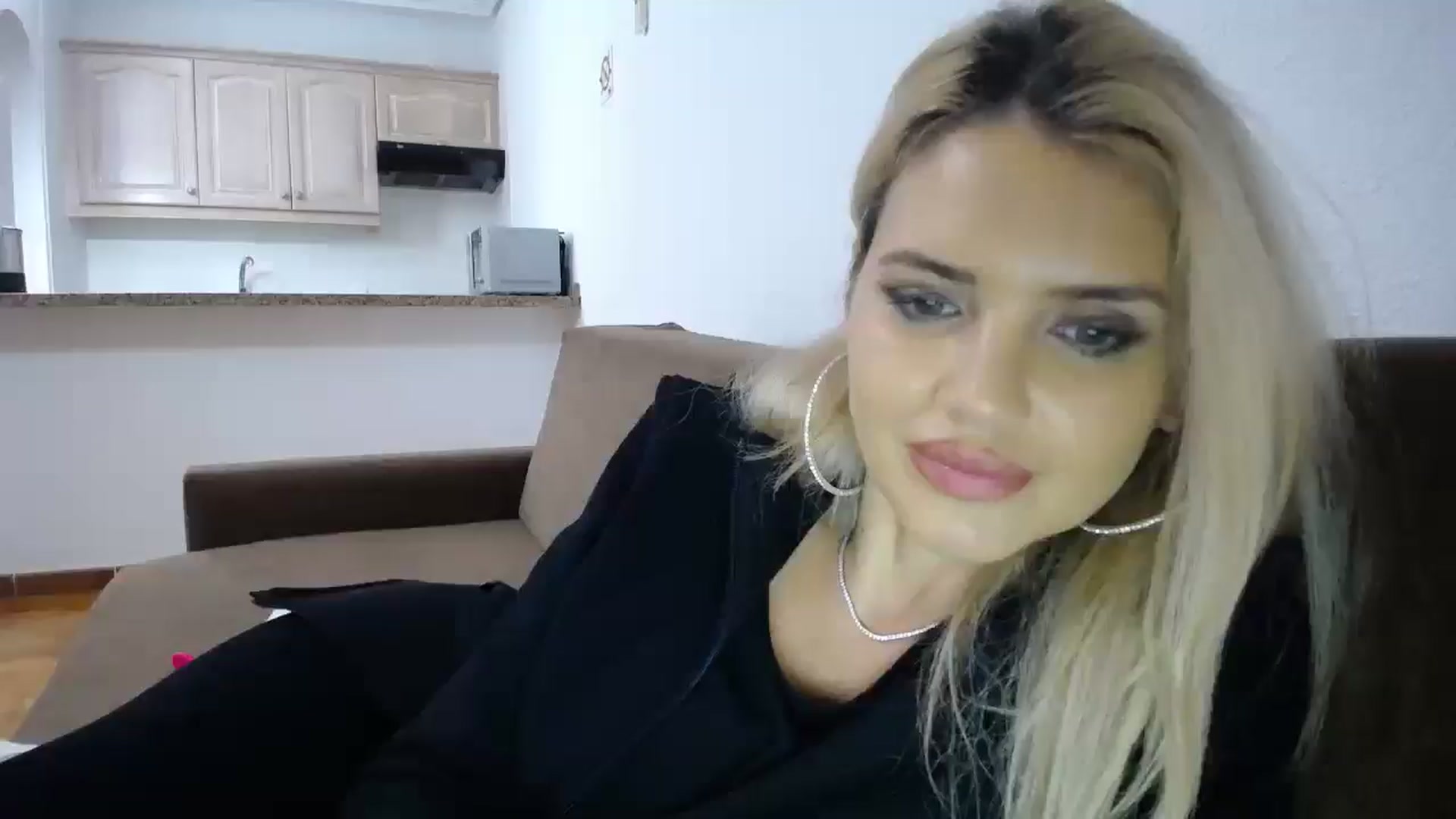 Gallery image thumbnail from Blondita's myfreecams stream on, 12/23/2025, 23:03 image 7 of 20