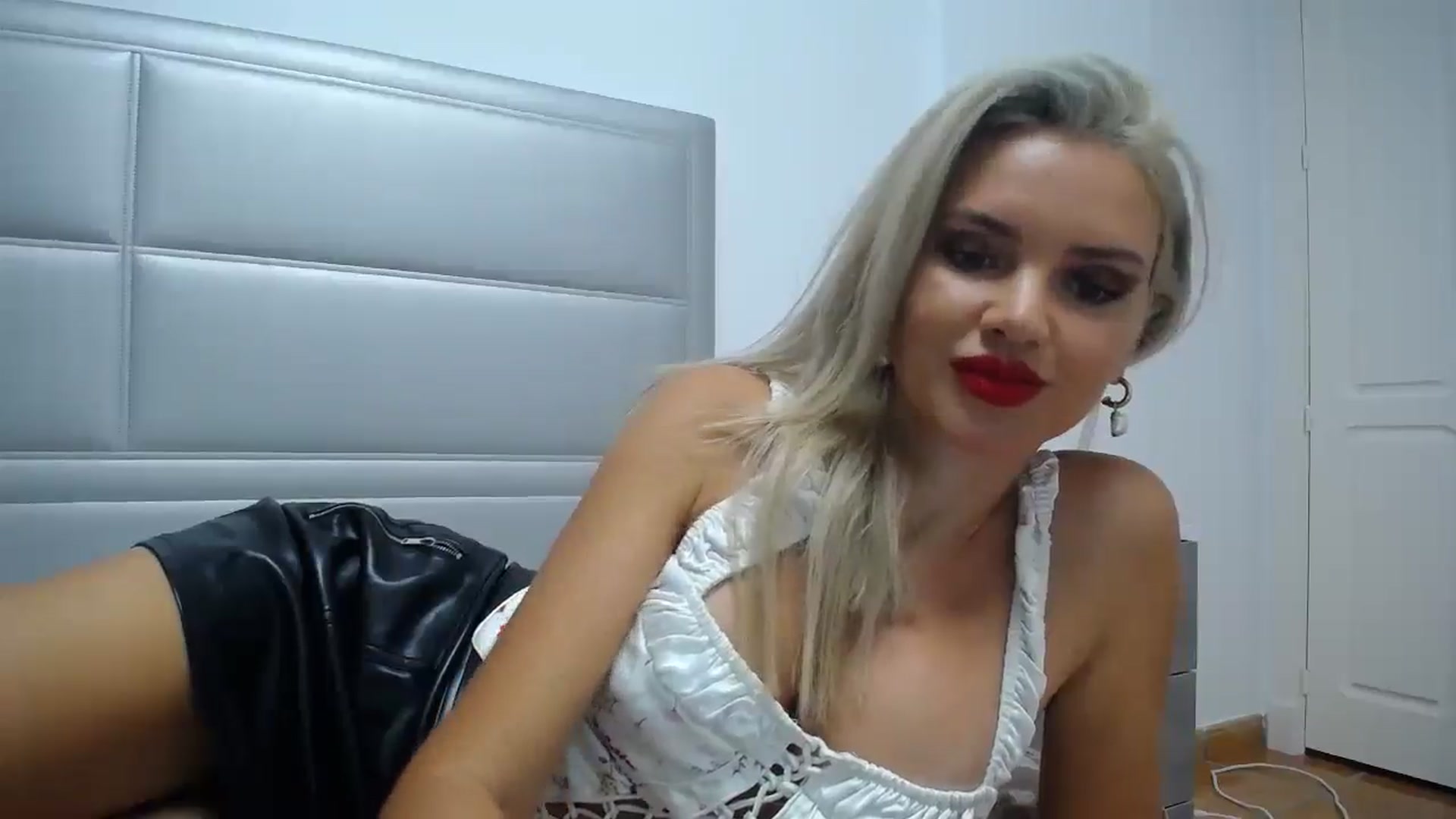 Gallery image thumbnail from Blondita's myfreecams stream on, 01/09/2026, 22:14 image 3 of 20