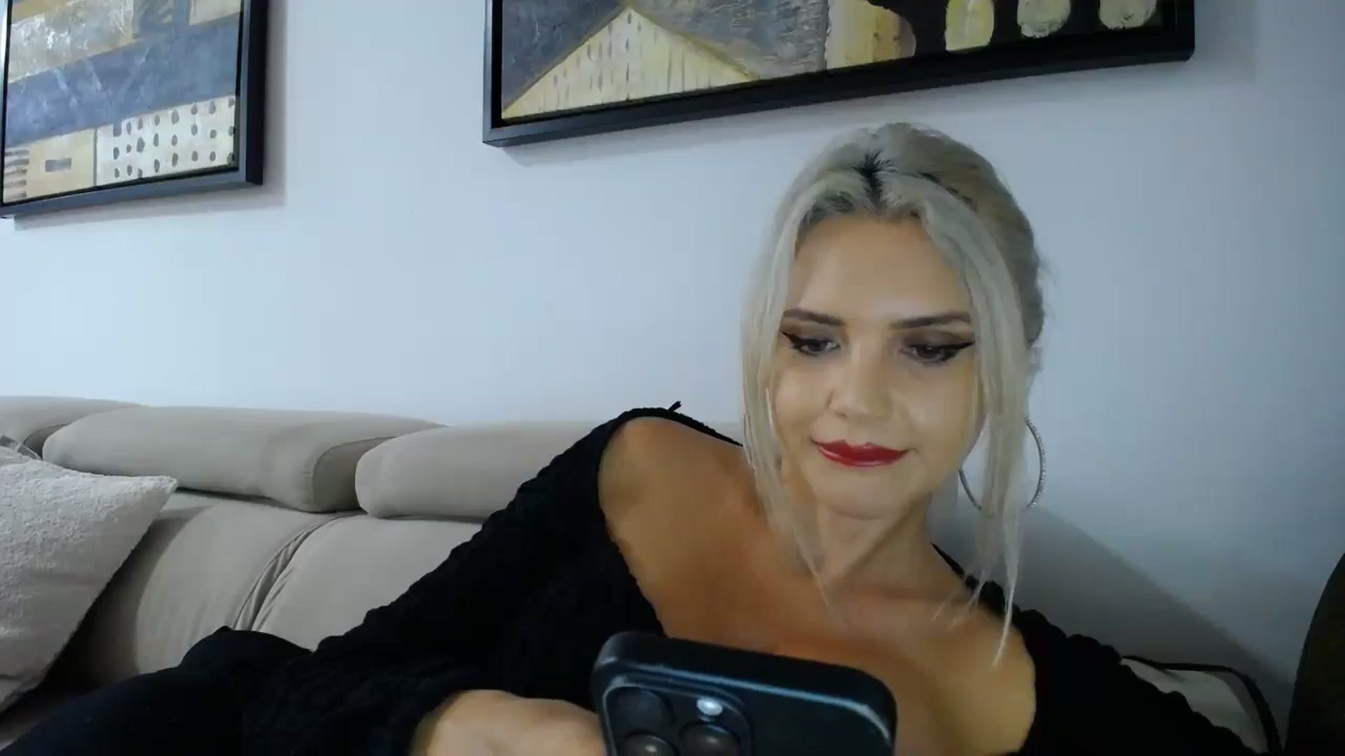 Gallery image thumbnail from Blondita's myfreecams stream on, 01/18/2026, 23:32 image 17 of 20