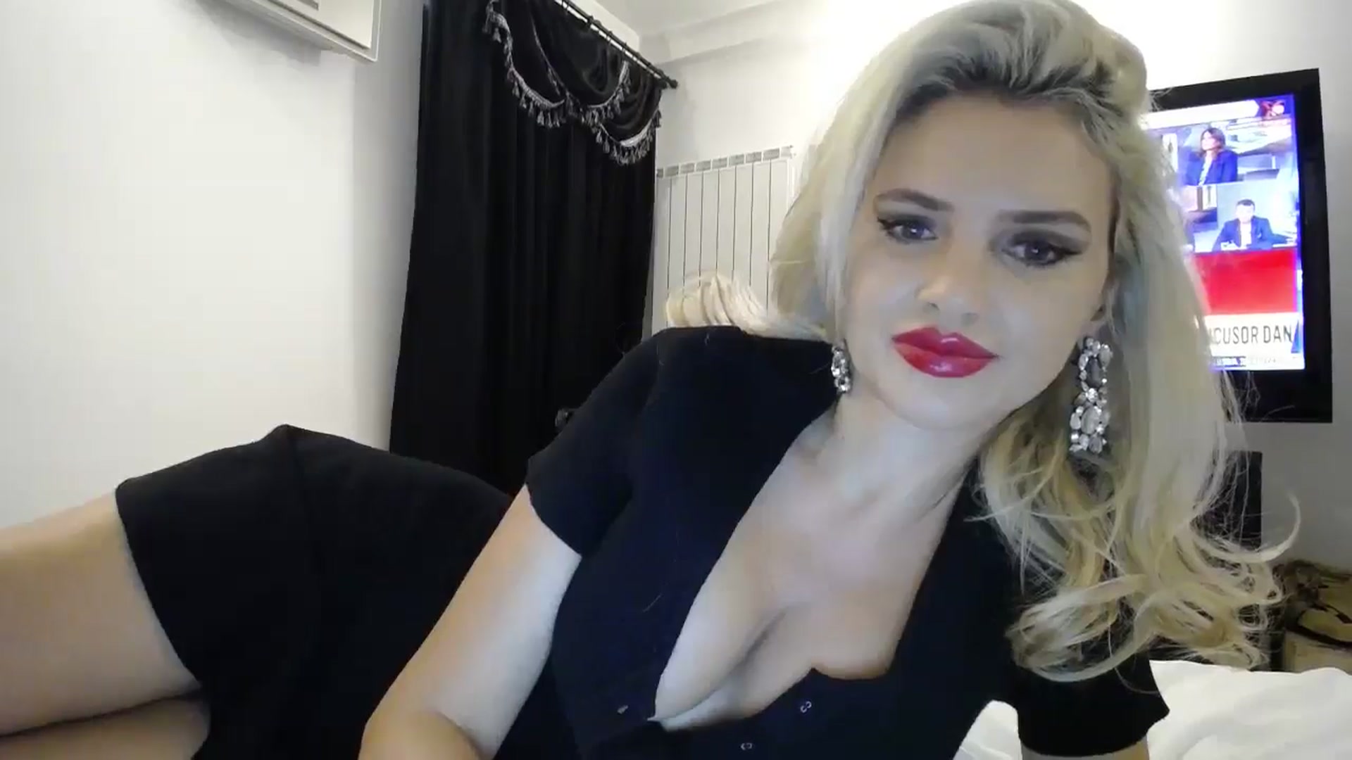 Gallery image thumbnail from Blondita's myfreecams stream on, 02/10/2026, 22:17 image 13 of 20