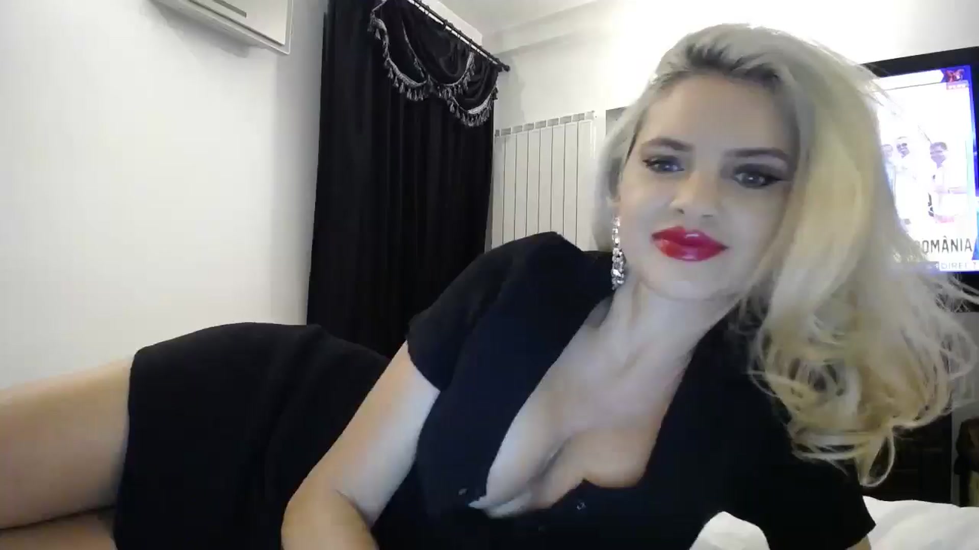 Gallery image thumbnail from Blondita's myfreecams stream on, 02/10/2026, 22:17 image 3 of 20