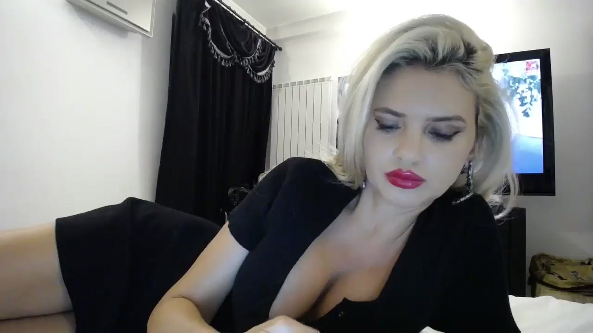 Gallery image thumbnail from Blondita's myfreecams stream on, 02/10/2026, 22:17 image 15 of 20