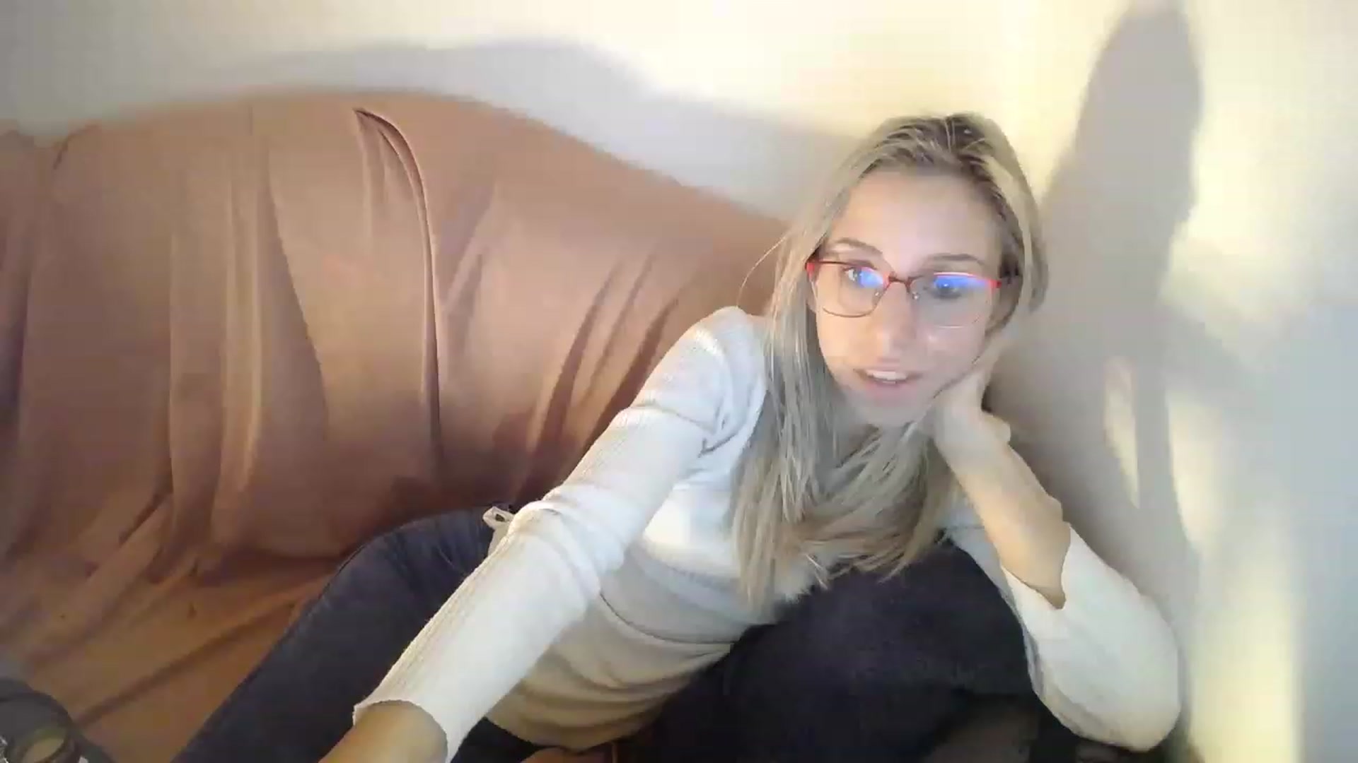 Gallery image thumbnail from Blondyfordad's myfreecams stream on, 02/02/2023, 15:57 image 6 of 20