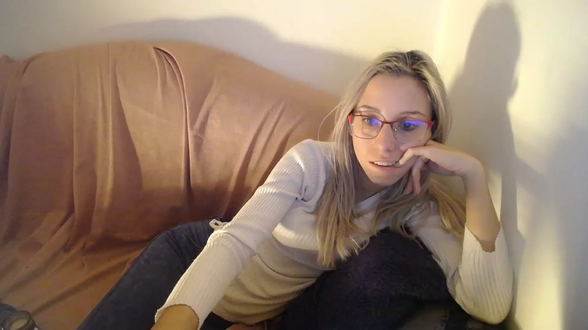 Gallery image thumbnail from Blondyfordad's myfreecams stream on, 02/02/2023, 15:57 image 8 of 20