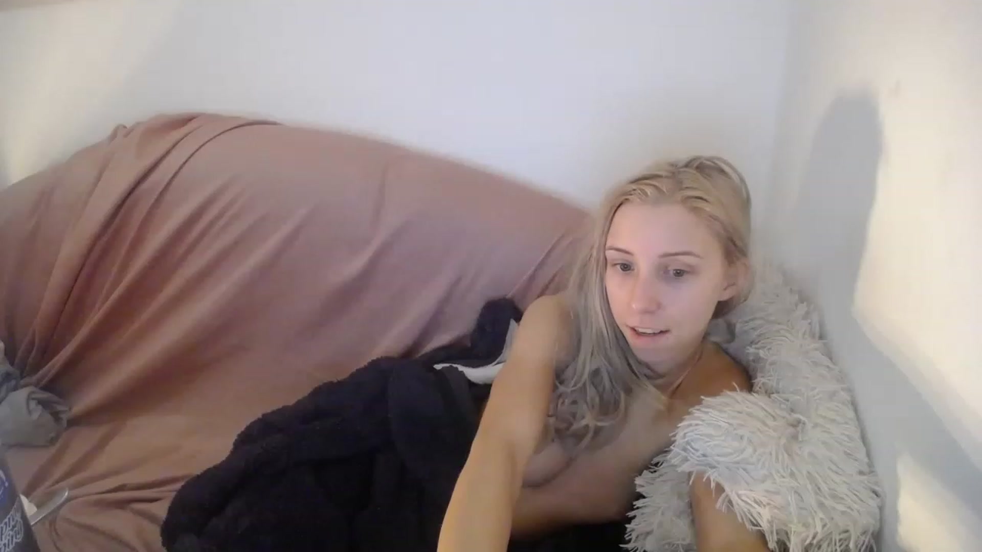 Gallery image thumbnail from Blondyfordad's myfreecams stream on, 02/13/2023, 19:23 image 10 of 20