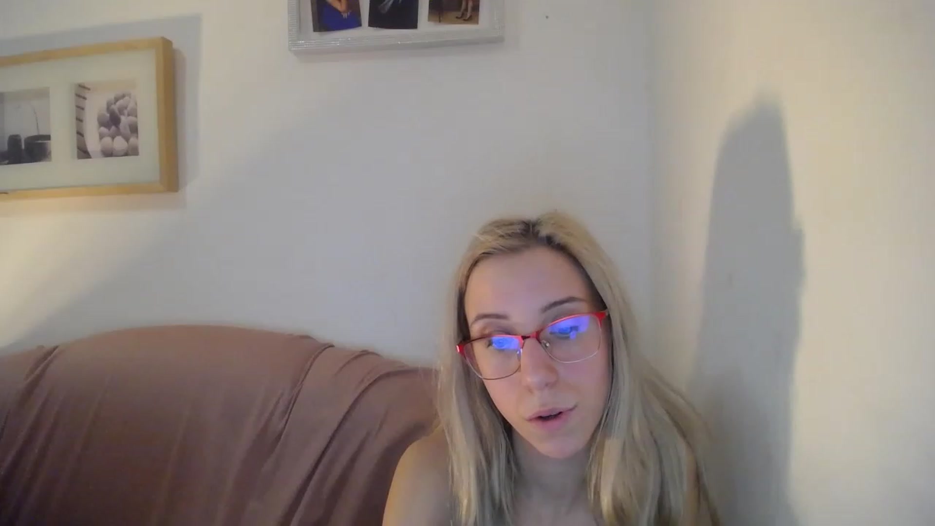 Gallery image thumbnail from Blondyfordad's myfreecams stream on, 03/07/2023, 21:30 image 6 of 20