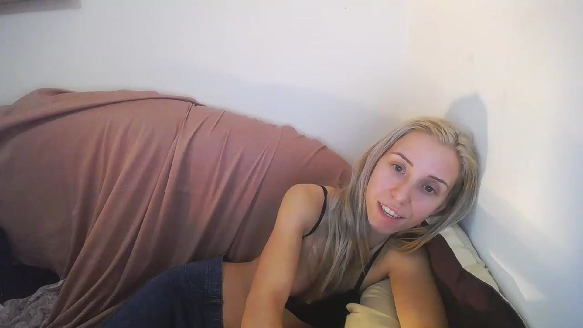 Gallery image thumbnail from Blondyfordad's myfreecams stream on, 03/23/2023, 22:43 image 11 of 20