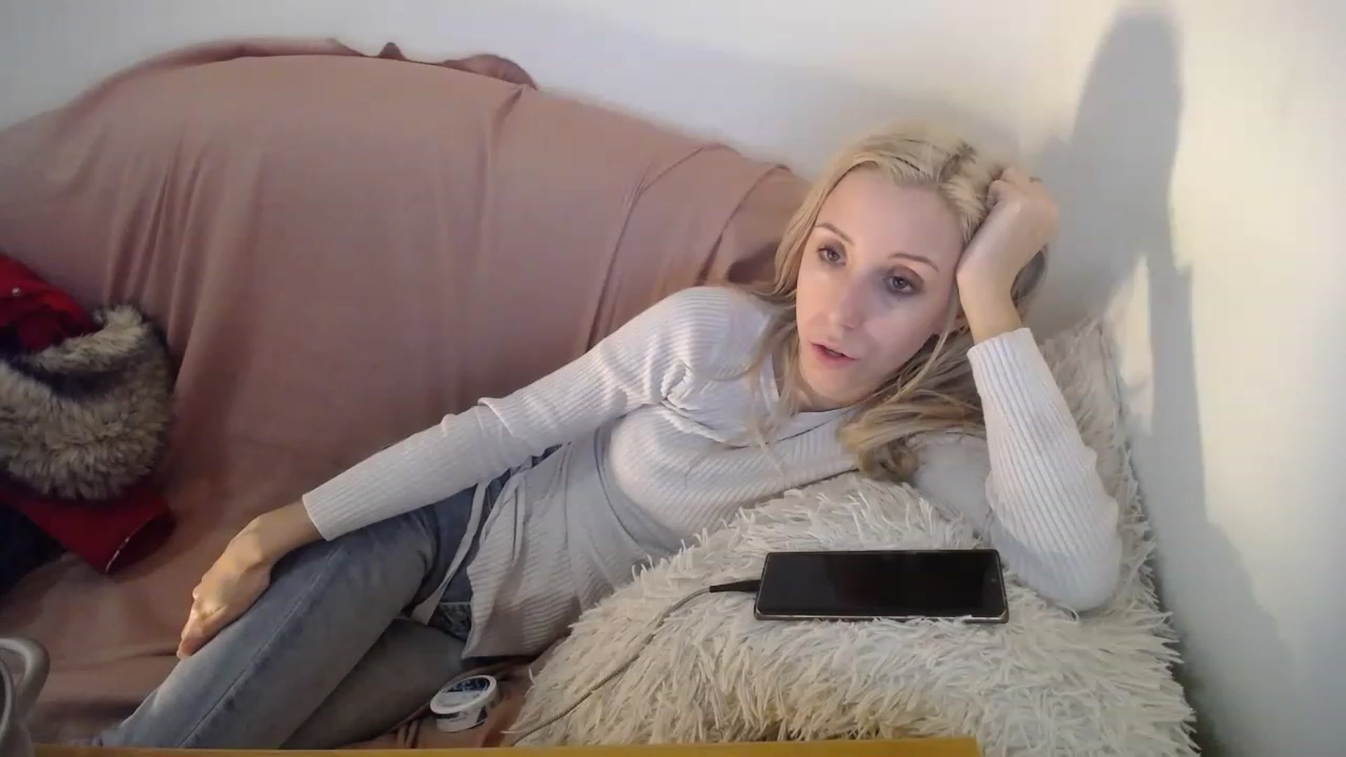 Gallery image thumbnail from Blondyfordad's myfreecams stream on, 03/30/2023, 20:33 image 12 of 20