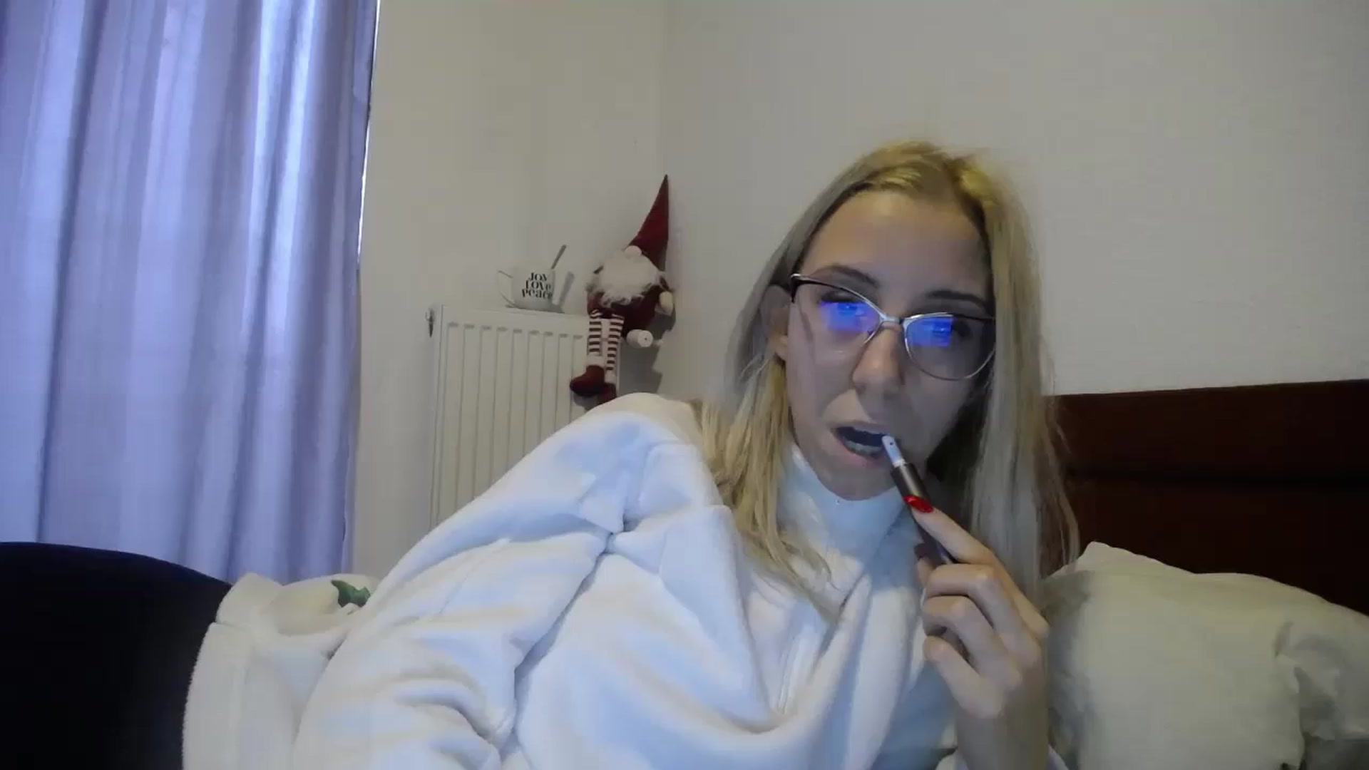 Gallery image thumbnail from Blondyfordad's myfreecams stream on, 12/31/2024, 13:14 image 4 of 20