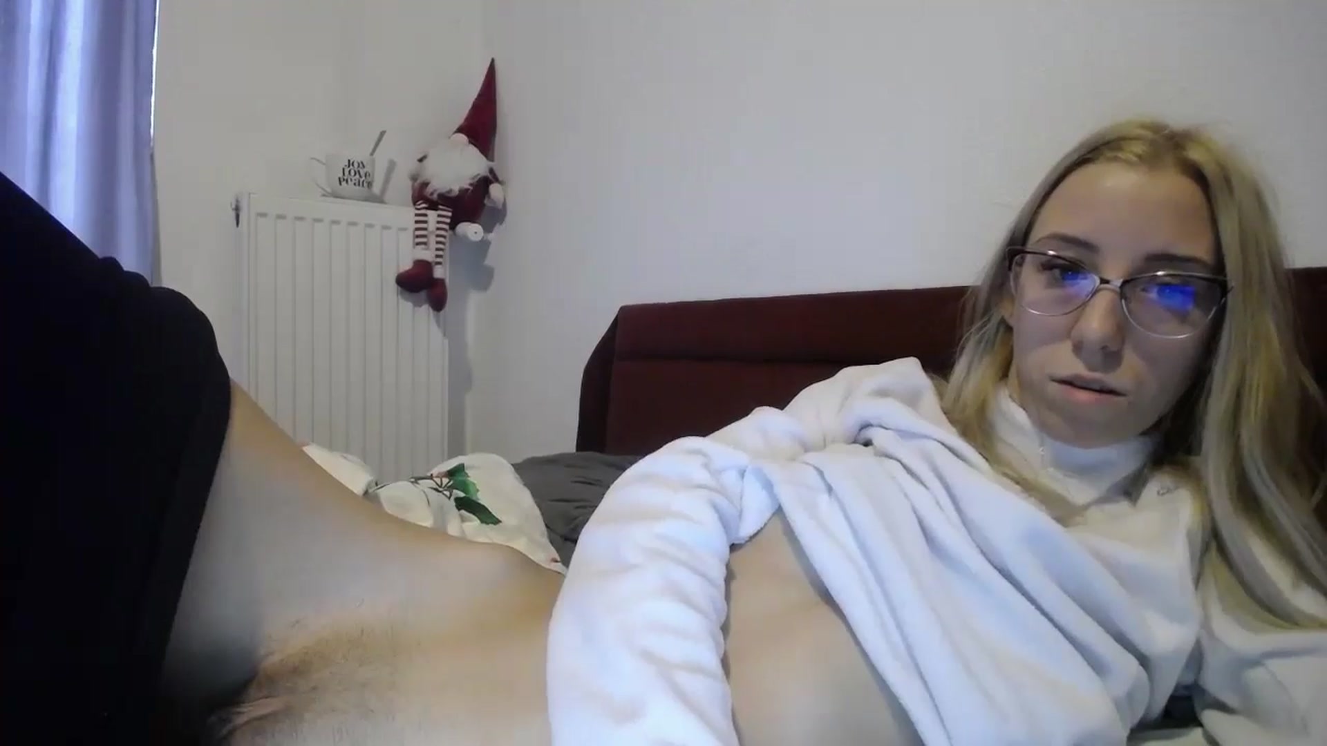 Gallery image thumbnail from Blondyfordad's myfreecams stream on, 12/31/2024, 13:14 image 8 of 20