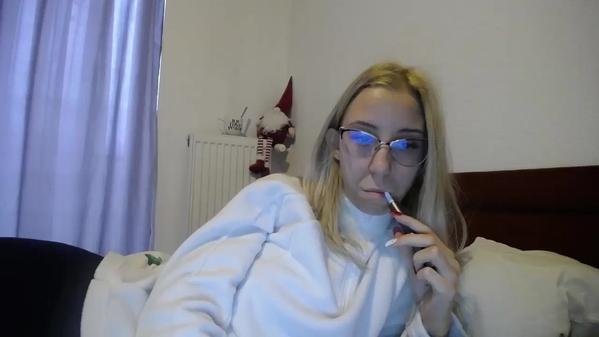 Gallery image thumbnail from Blondyfordad's myfreecams stream on, 12/31/2024, 13:14 image 3 of 20