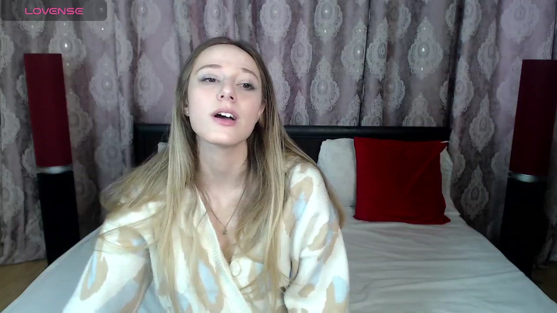 Gallery image thumbnail from Blondyriss's myfreecams stream on, 02/04/2025, 14:01 image 2 of 20