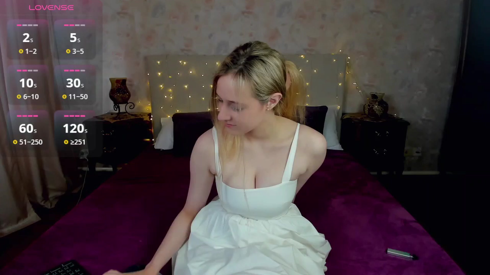 Gallery image thumbnail from Blondyriss's myfreecams stream on, 04/19/2025, 15:41 image 10 of 20