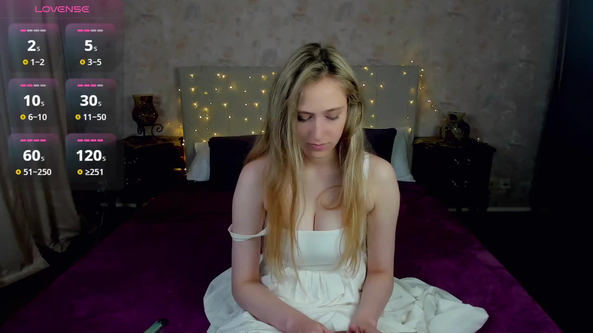 Gallery image thumbnail from Blondyriss's myfreecams stream on, 04/19/2025, 16:25 image 10 of 20