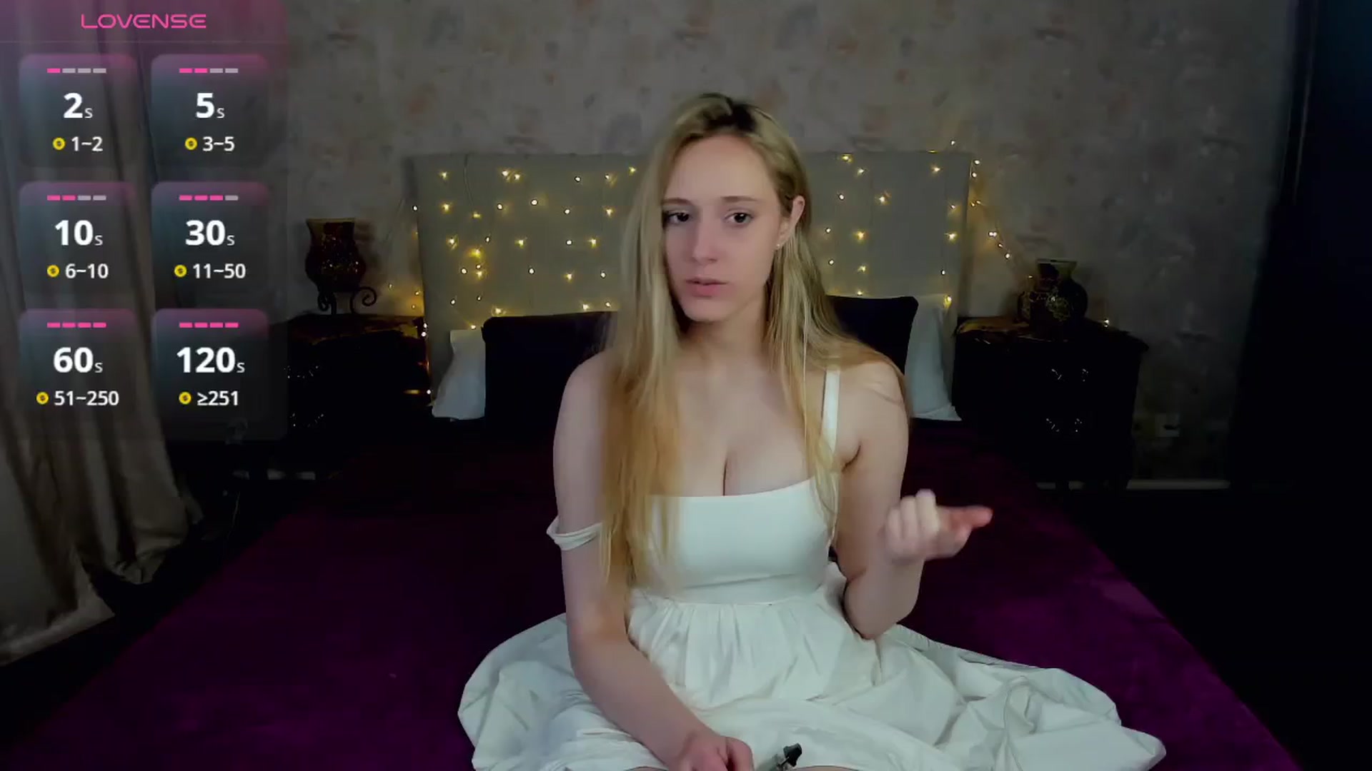Gallery image thumbnail from Blondyriss's myfreecams stream on, 04/19/2025, 16:25 image 15 of 20