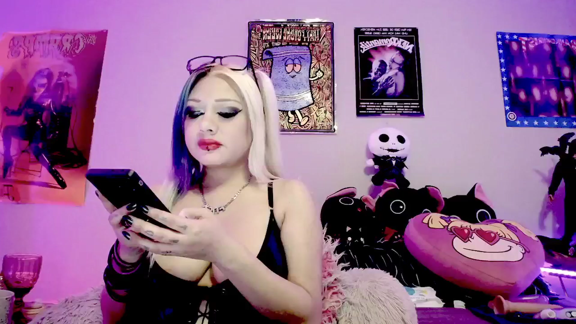 Gallery image thumbnail from BloodAngel's myfreecams stream on, 05/09/2024, 20:25 image 7 of 20