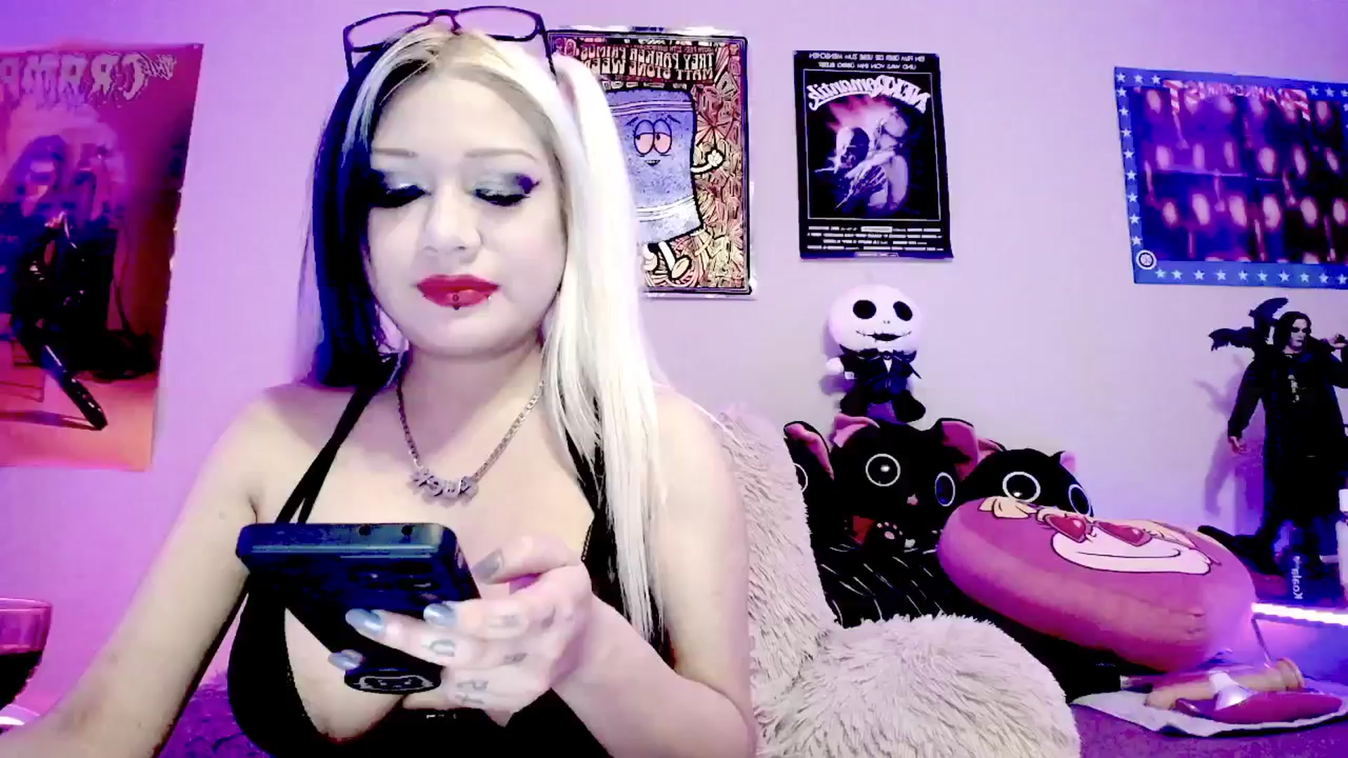 Gallery image thumbnail from BloodAngel's myfreecams stream on, 05/18/2024, 19:45 image 19 of 20
