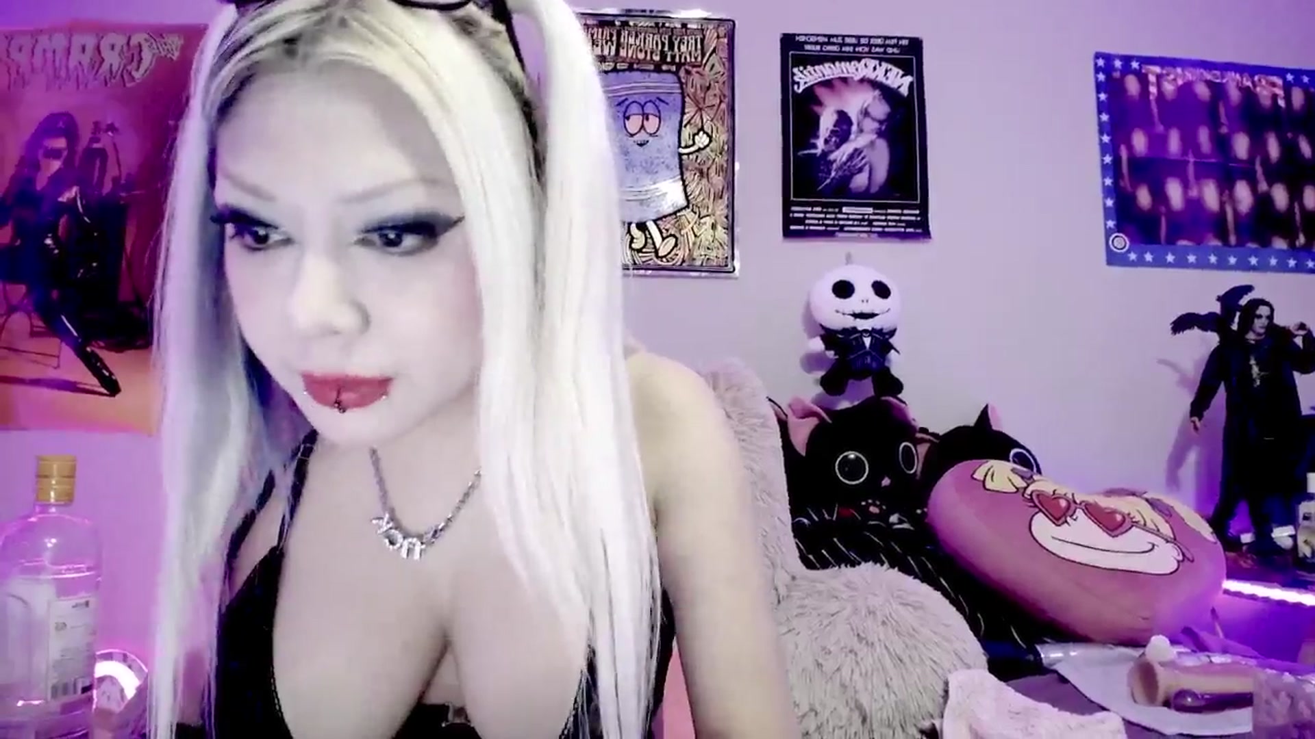 Gallery image thumbnail from BloodAngel's myfreecams stream on, 07/17/2024, 10:30 image 8 of 20