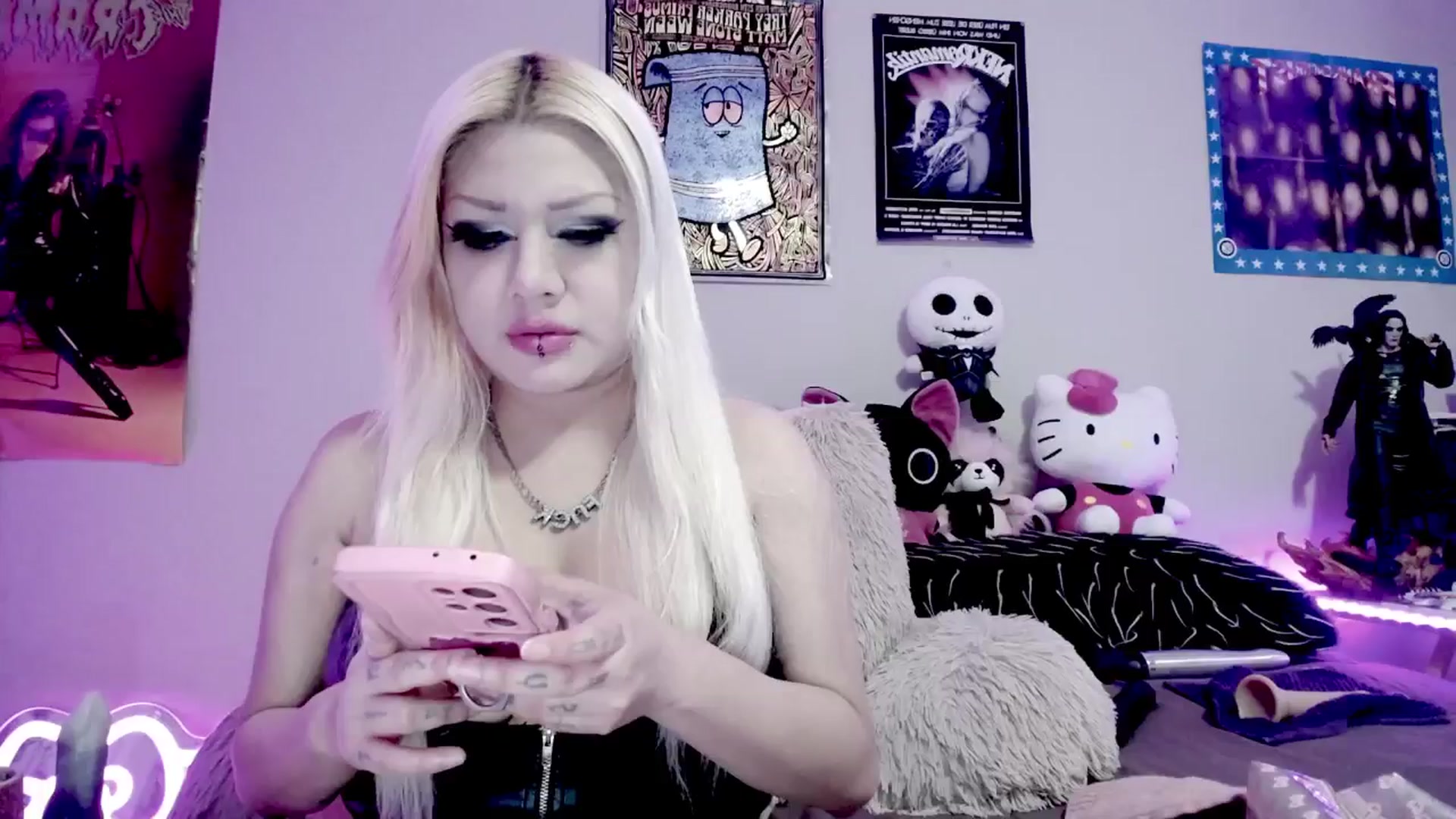 Gallery image thumbnail from BloodAngel's myfreecams stream on, 03/13/2025, 08:00 image 10 of 20