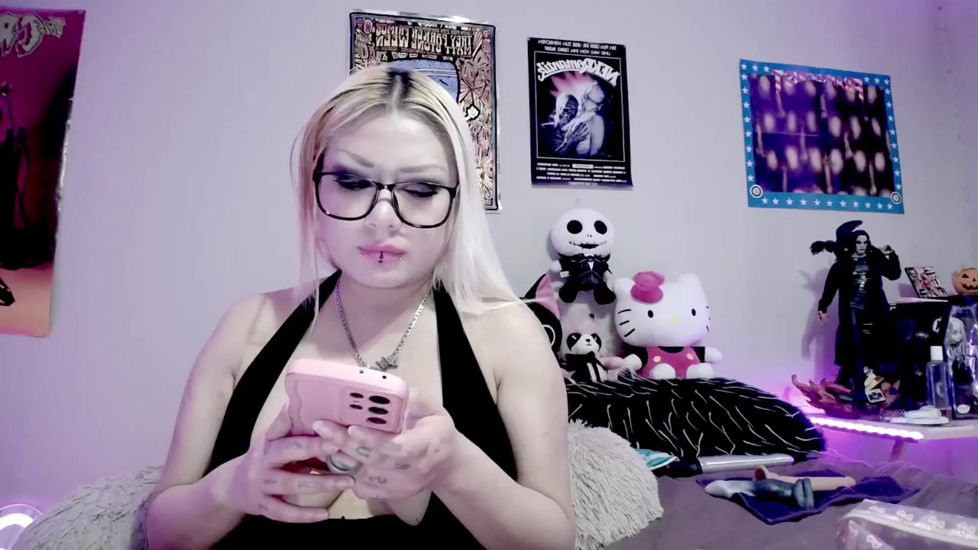 Gallery image thumbnail from BloodAngel's myfreecams stream on, 03/22/2025, 14:46 image 7 of 20