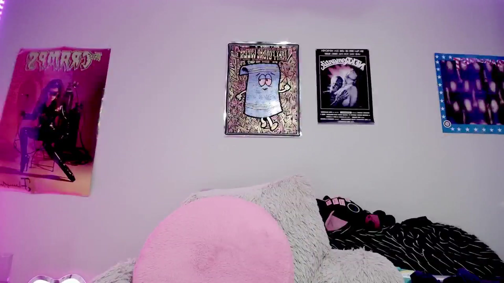 Gallery image thumbnail from BloodAngel's myfreecams stream on, 04/22/2025, 23:34 image 18 of 20