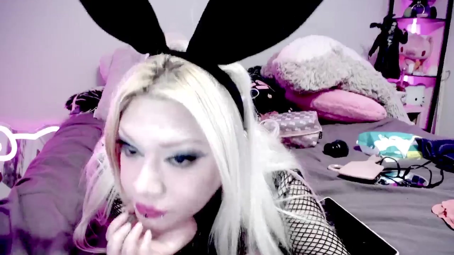 Gallery image thumbnail from BloodAngel's myfreecams stream on, 04/25/2025, 20:37 image 18 of 20