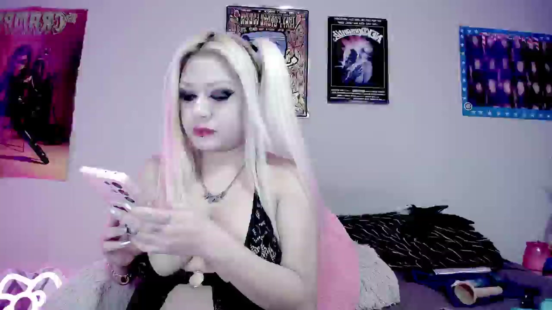 Gallery image thumbnail from BloodAngel's myfreecams stream on, 06/06/2025, 22:20 image 1 of 20
