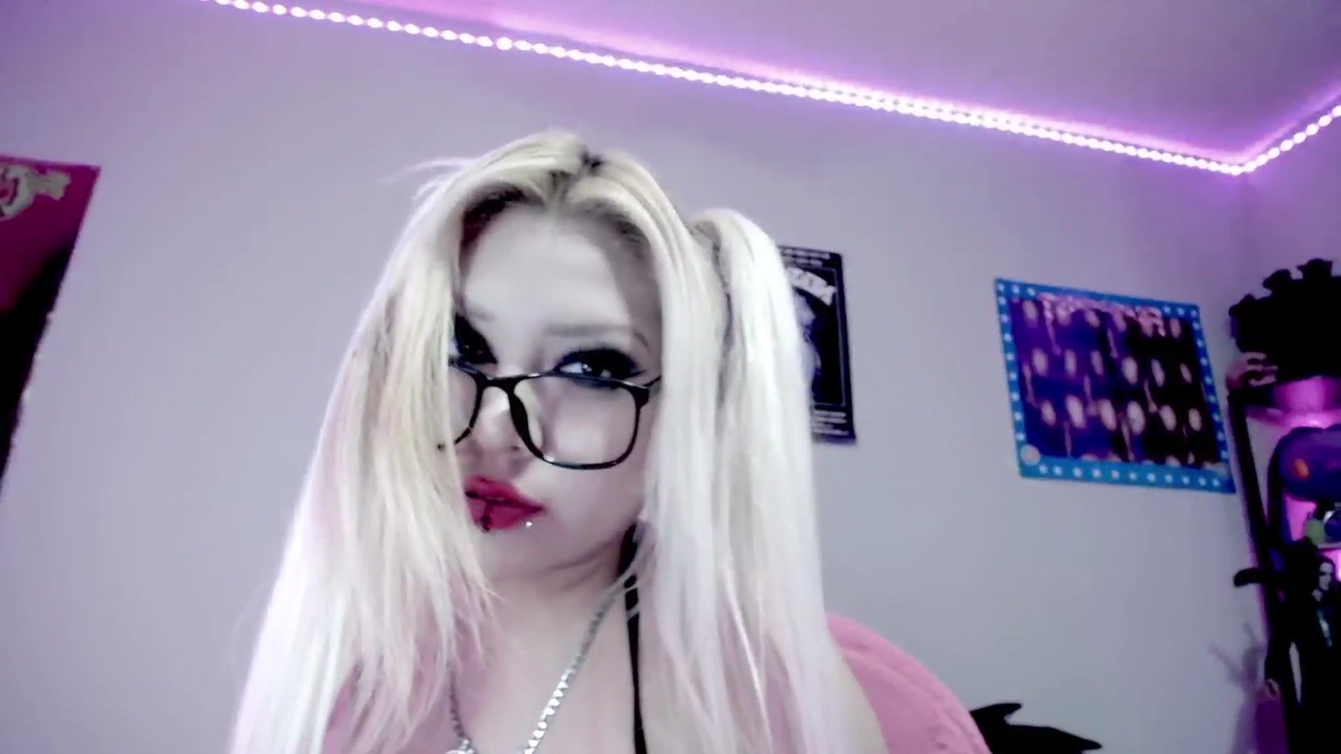 Gallery image thumbnail from BloodAngel's myfreecams stream on, 06/06/2025, 23:48 image 20 of 20
