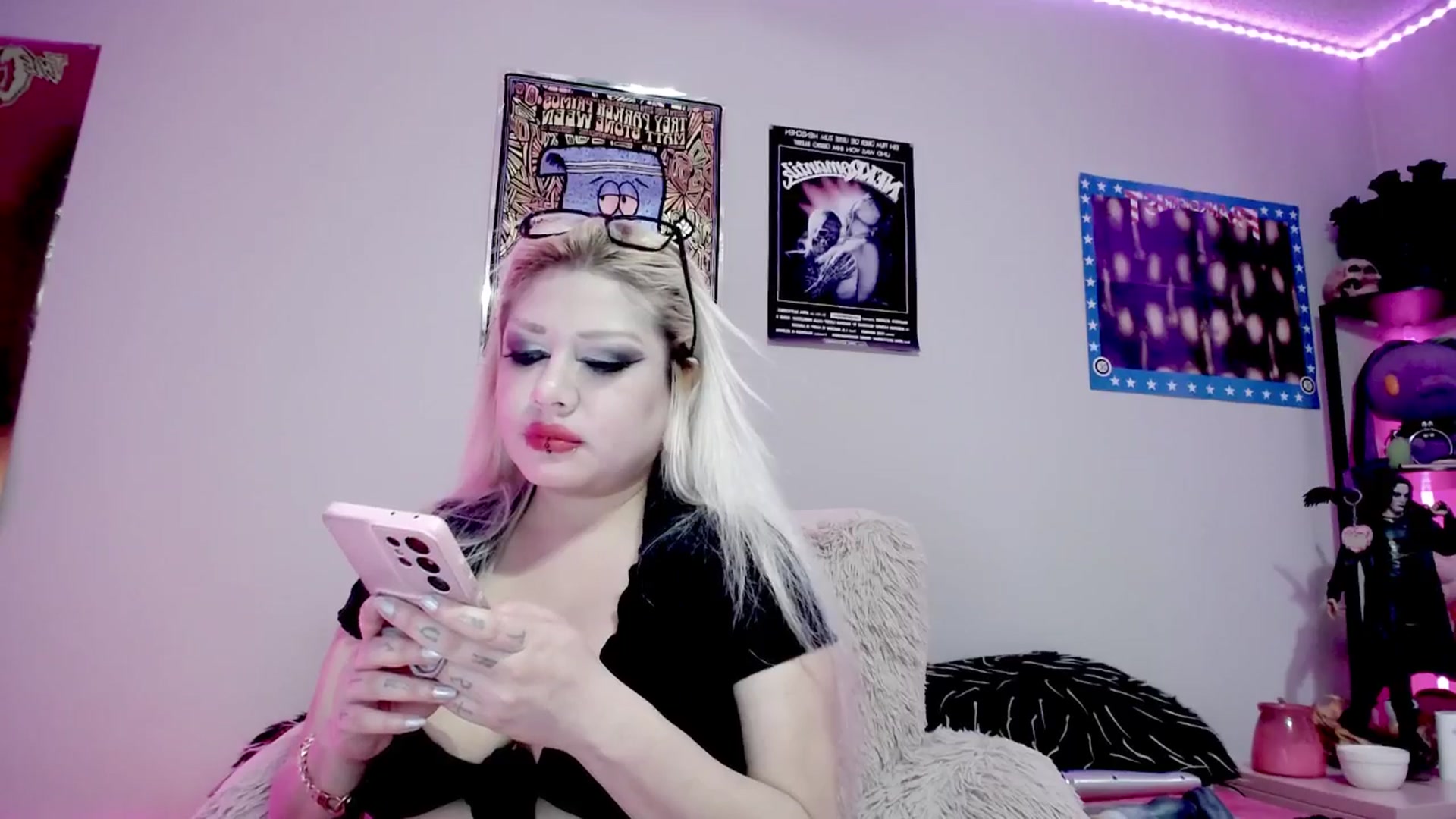 Gallery image thumbnail from BloodAngel's myfreecams stream on, 06/26/2025, 21:44 image 17 of 20