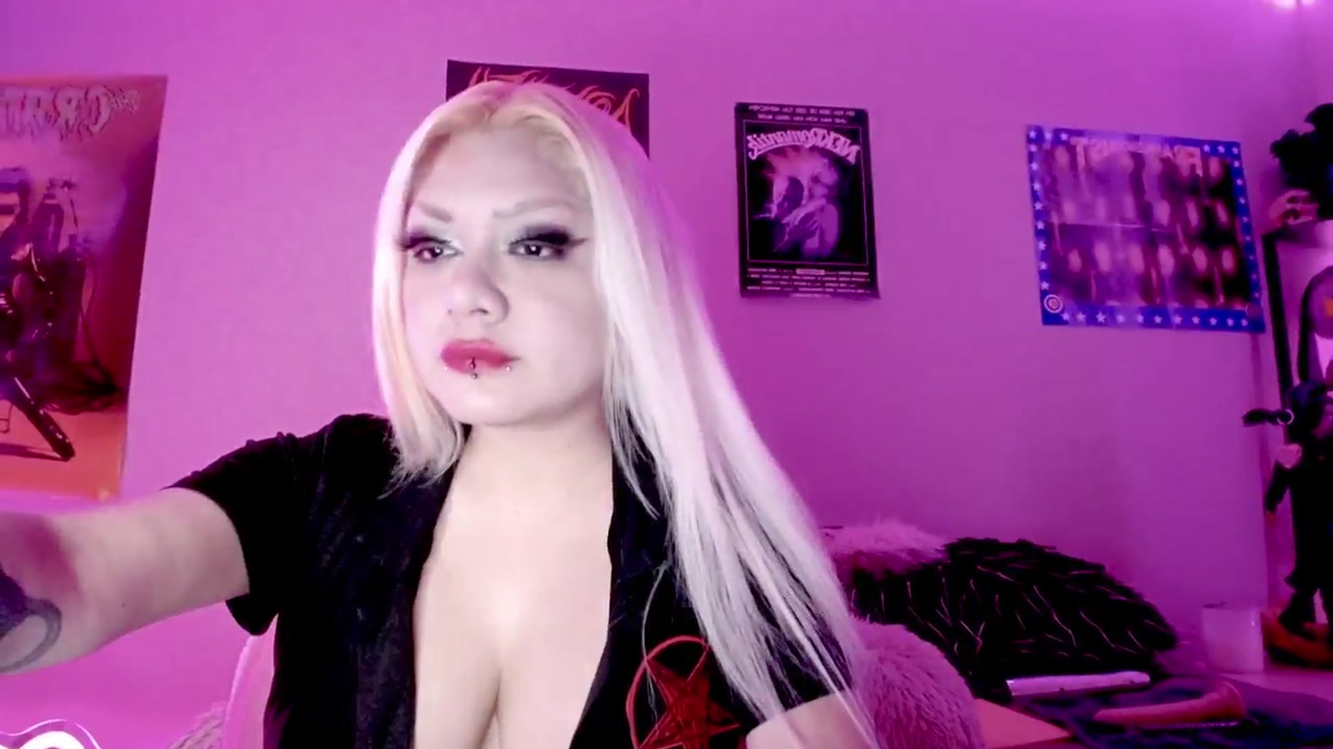 Gallery image thumbnail from BloodAngel's myfreecams stream on, 08/21/2025, 18:04 image 11 of 20