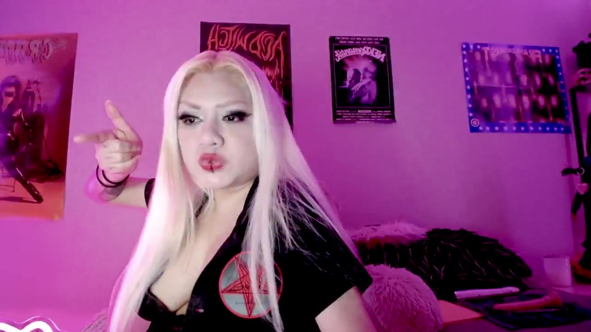 Gallery image thumbnail from BloodAngel's myfreecams stream on, 08/21/2025, 18:04 image 9 of 20