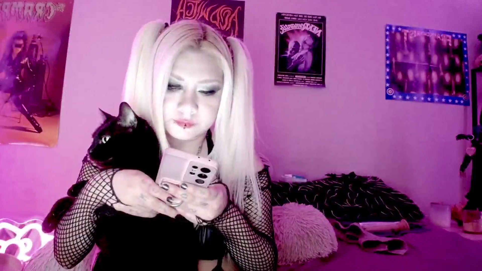 Gallery image thumbnail from BloodAngel's myfreecams stream on, 09/11/2025, 22:18 image 4 of 20