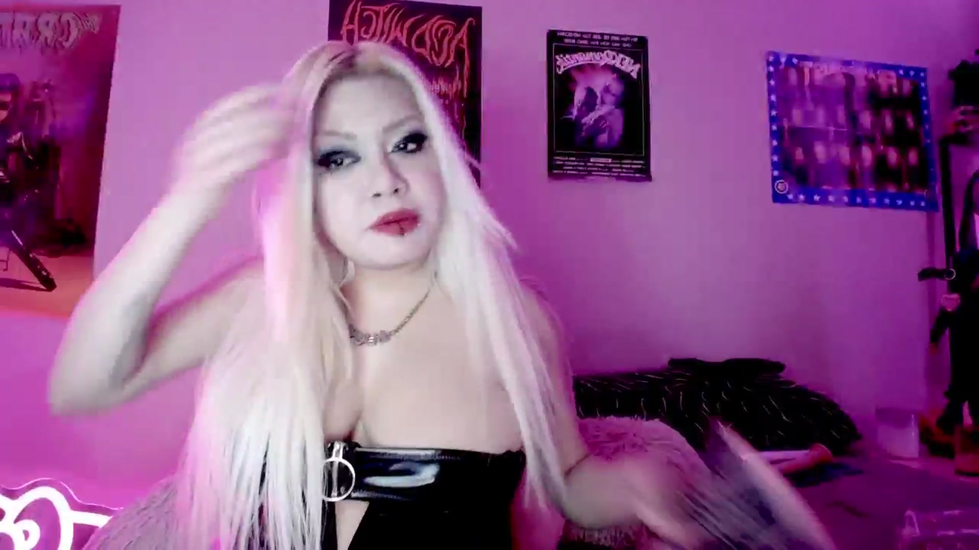 Gallery image thumbnail from BloodAngel's myfreecams stream on, 09/16/2025, 24:00 image 16 of 20
