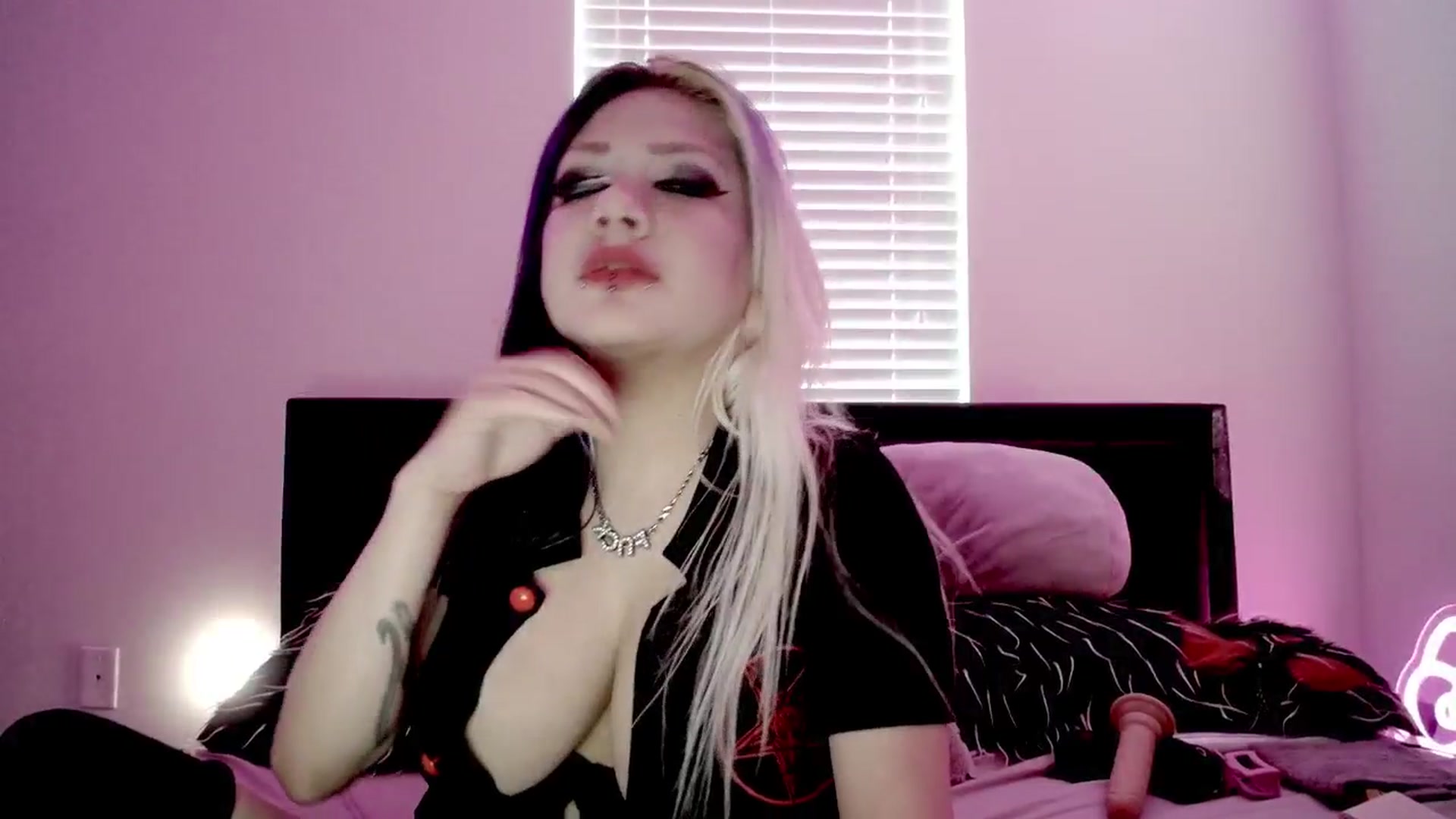 Gallery image thumbnail from BloodAngel's myfreecams stream on, 11/01/2025, 16:45 image 12 of 20